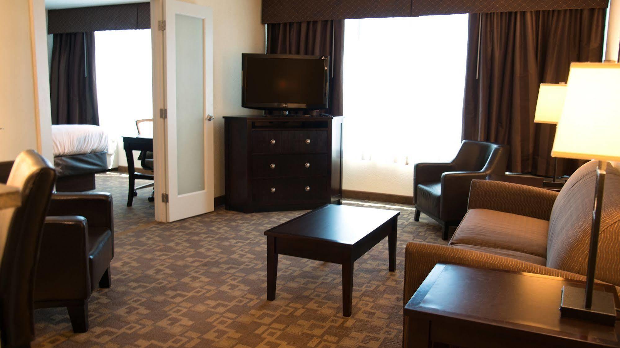 Holiday Inn And Suites Charleston West, An Ihg Hotel Exteriér fotografie